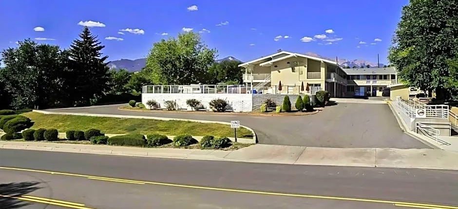 Motel 6 Colorado Springs, CO - South/Metro Area