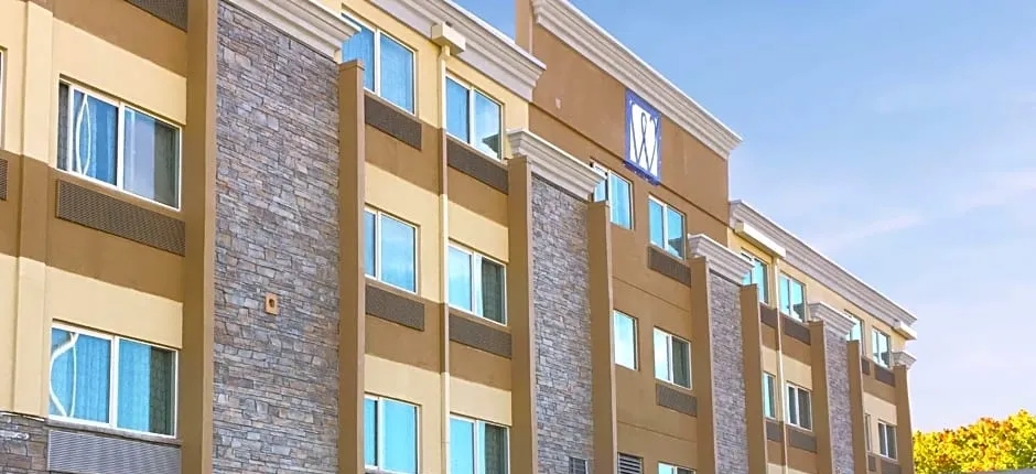 Comfort Inn & Suites Tigard near Washington Square