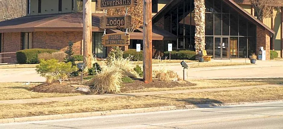 RiverBank Lodge