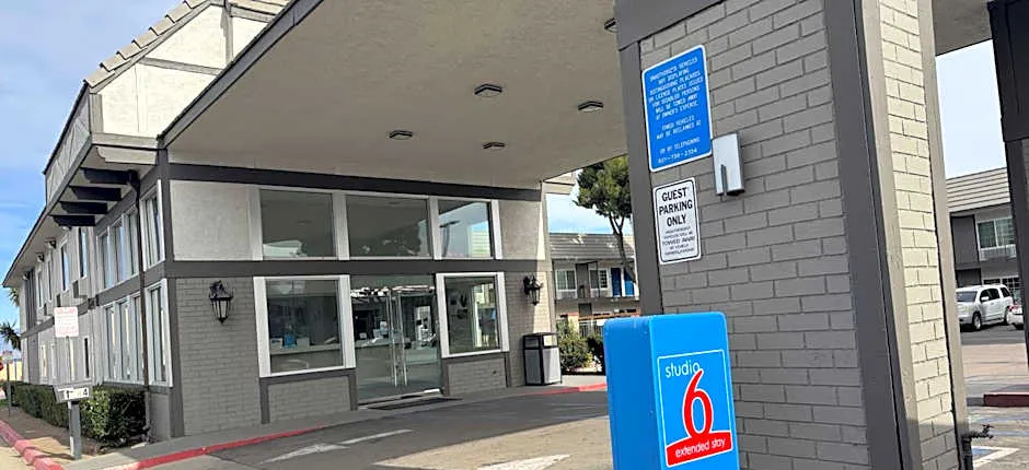 Studio 6 Corona, CA West