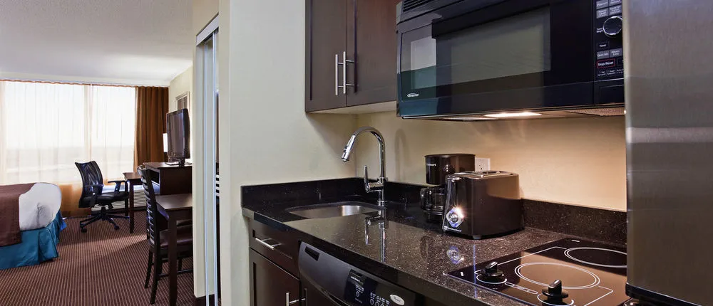 Holiday Inn & Suites Pointe-Claire Montreal Airport