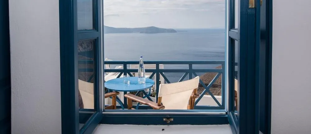 SANTORINI REFLEXIONS VOLCANO