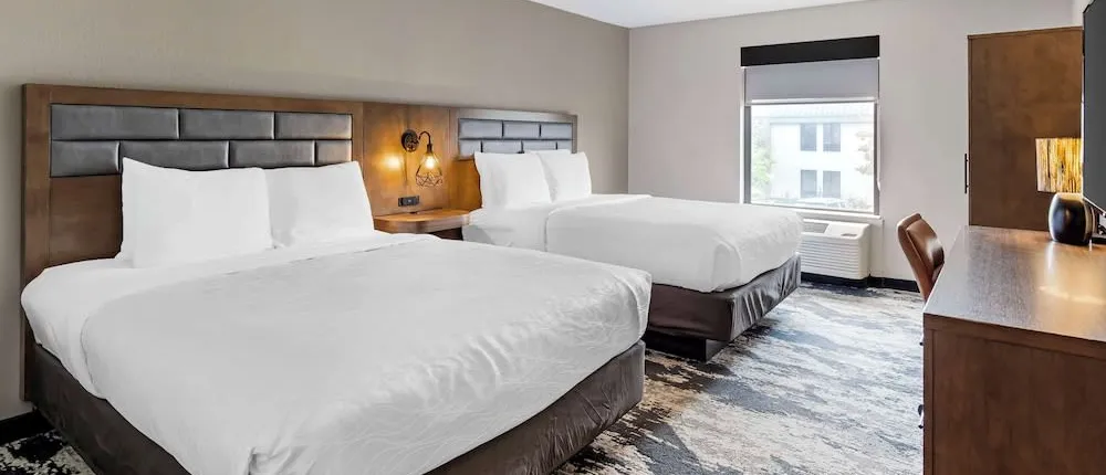 Best Western Plus Bourbonnais Hotel & Suites
