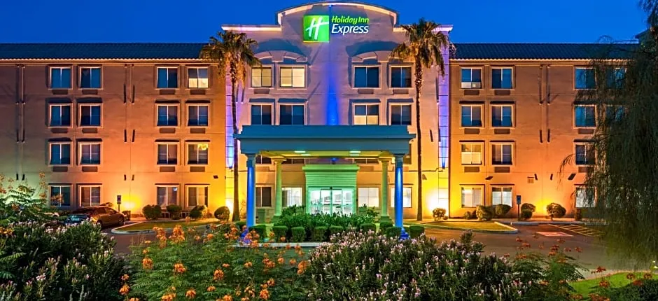 Holiday Inn Express Peoria North - Glendale By IHG