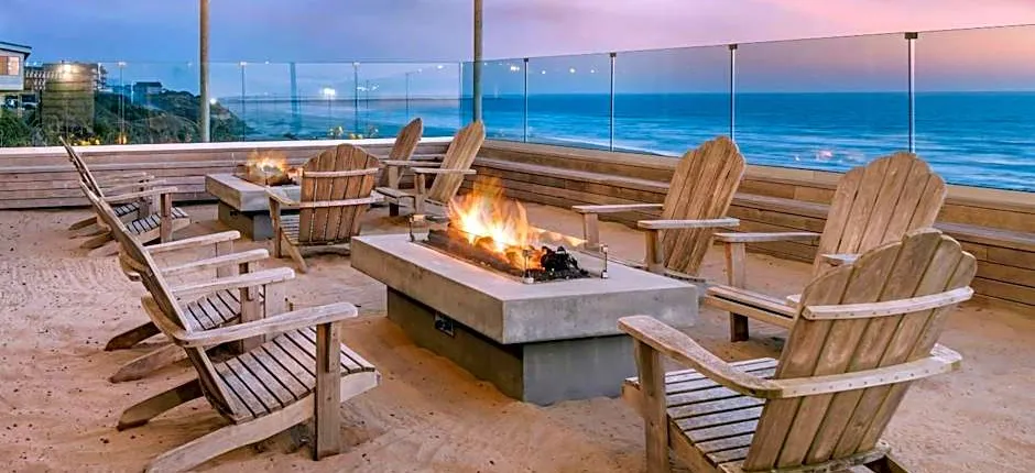 Elizabeth Oceanfront Suites, an Ascend Collection Hotel