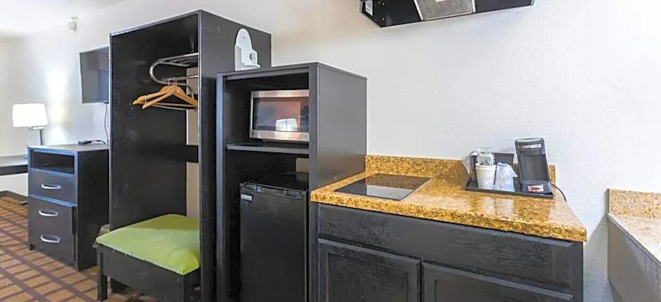 Quality Inn East