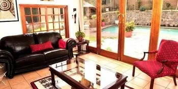 Mizizi House of Sandton Bed & Breakfast
