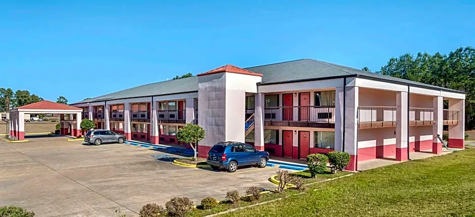 Econo Lodge Inn & Suites Forest