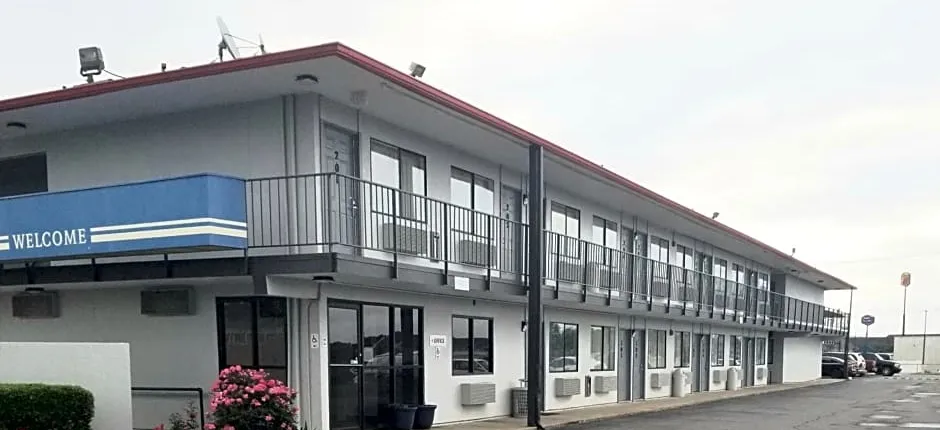 Skyline Inn