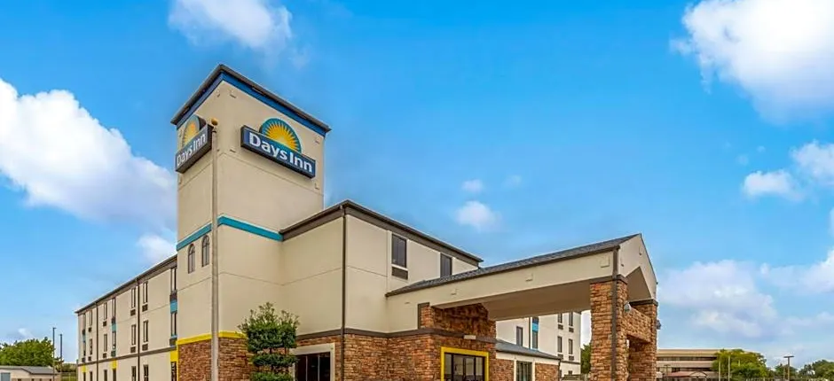 Days Inn by Wyndham Tulsa Central