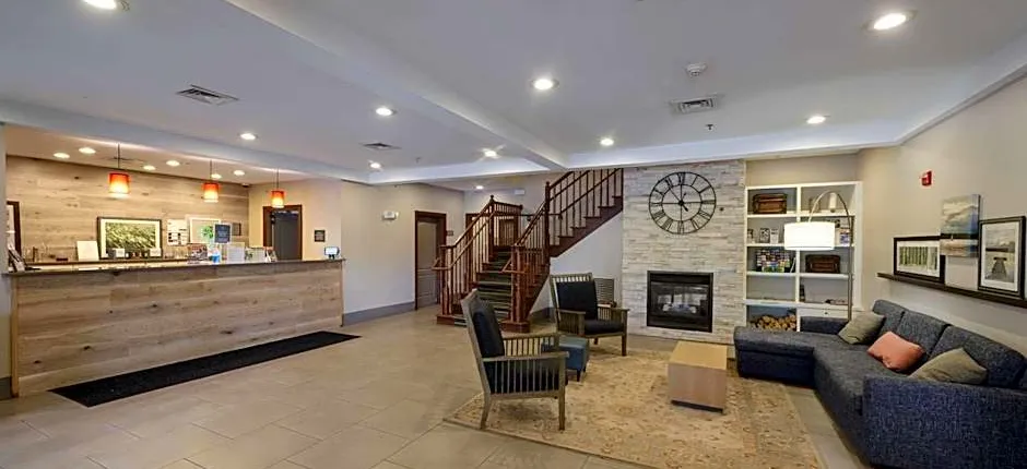 Country Inn & Suites by Radisson, Lake George (Queensbury), NY