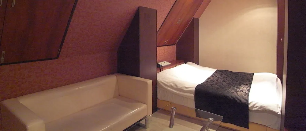 トランス 神戸三宮男塾ホテルグループ