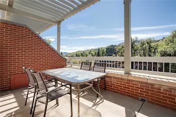 Howelsen Place H307a