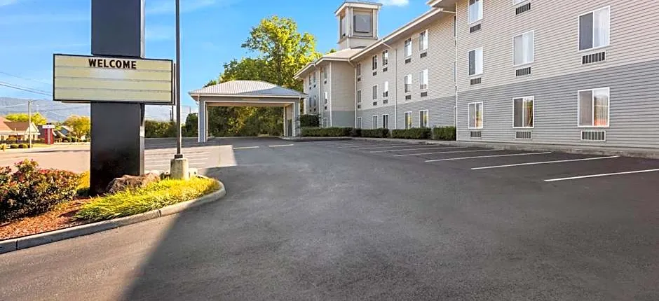 Red Roof Inn Etowah - Athens, TN