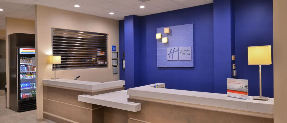 Holiday Inn Express & Suites Pasadena-Colorado Blvd.