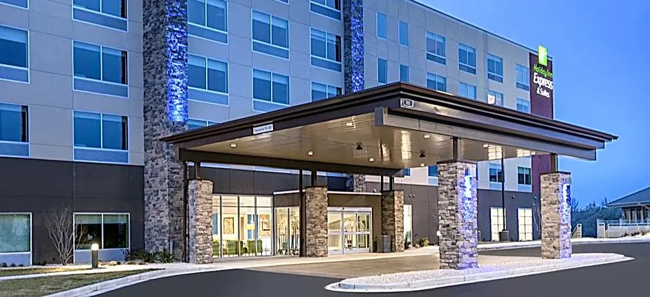 Holiday Inn Express And Suites Hudson I-94 By IHG