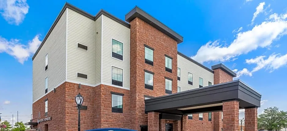 Cobblestone Hotel & Suites - De Pere