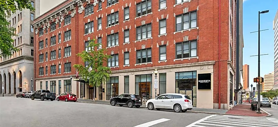 Sonesta Hotel Baltimore Inner Harbor