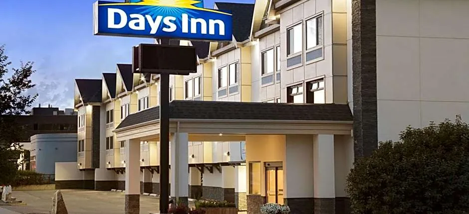 Days Inn by Wyndham Calgary Northwest