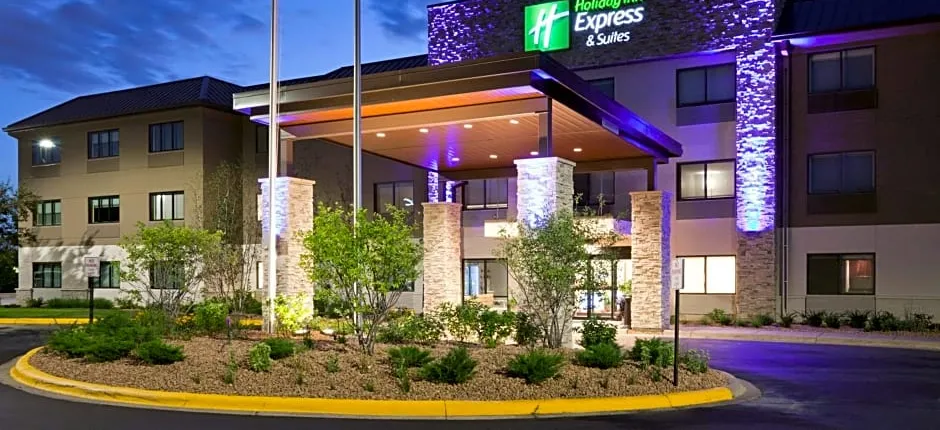 Holiday Inn Express Hotel & Suites Minneapolis-Golden Valley by IHG
