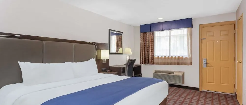 Days Inn by Wyndham Woodbury Long Island