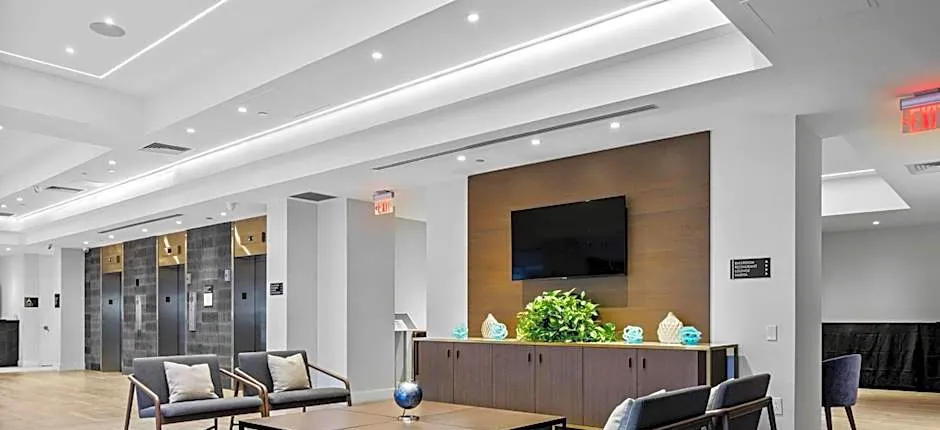 DoubleTree by Hilton New York JFK Airport