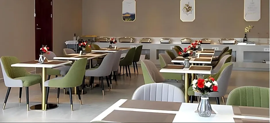 Yitel Shanghai Hongqiao International Exhibition Center Beiqing Highway