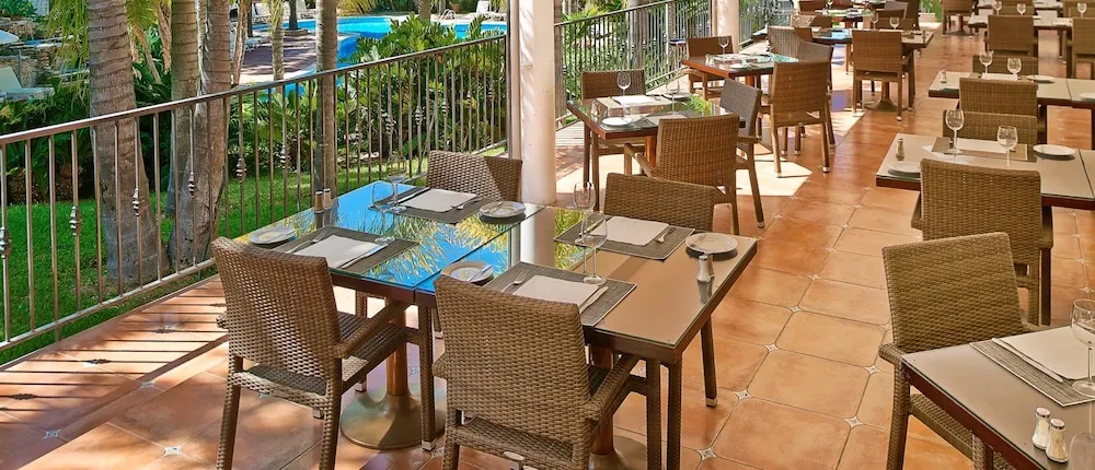 Ria Park Garden Hotel