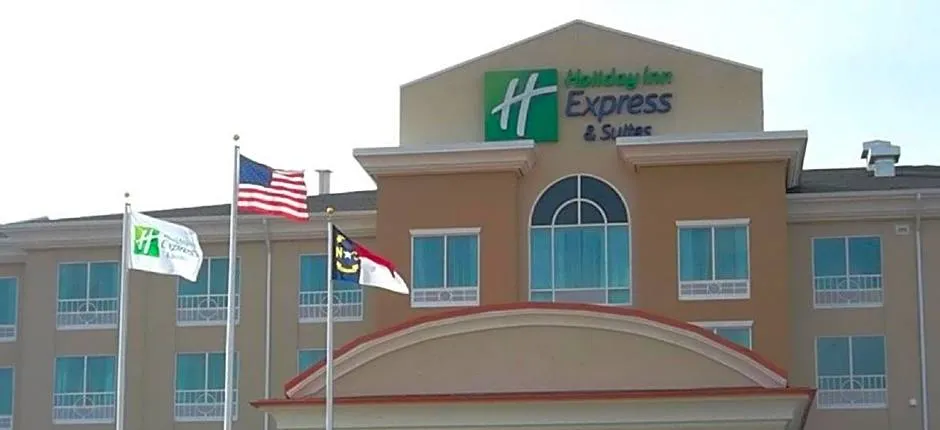 Holiday Inn Express & Suites - Smithfield/Selma By IHG
