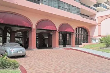 Private Apartments by Vacations on Miami Beach