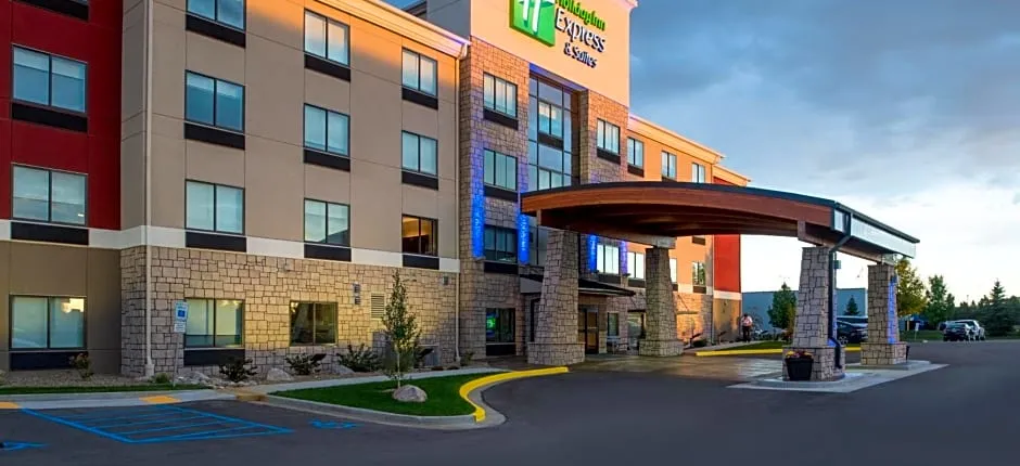 Holiday Inn Express Hotel & Suites Bismarck by IHG