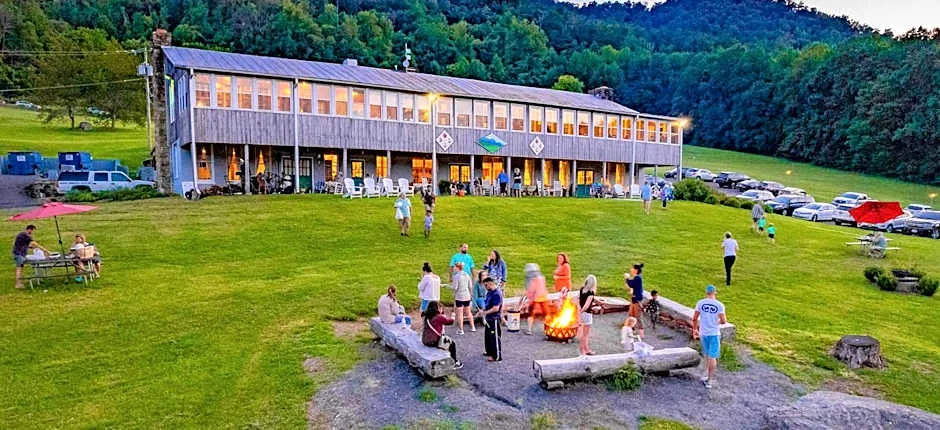 Graves Mountain Farm & Lodges