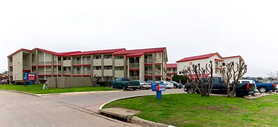 OYO Hotel Irving DFW Airport North