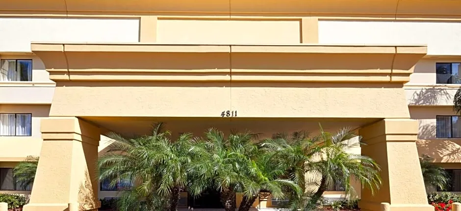 La Quinta Inn & Suites by Wyndham Tampa East Fairgrounds