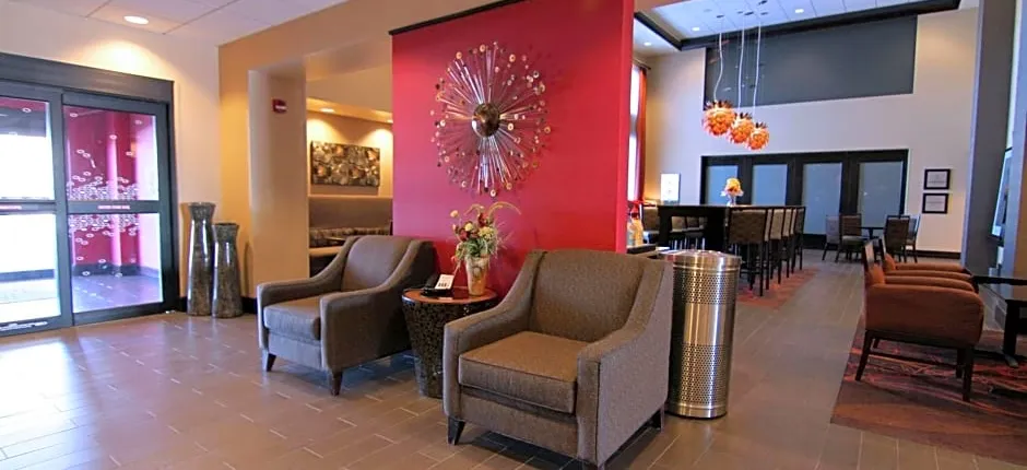 Hampton Inn By Hilton & Suites Grand Forks