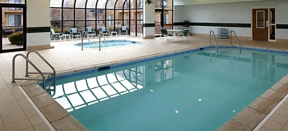 Spark by Hilton Bettendorf Quad Cities