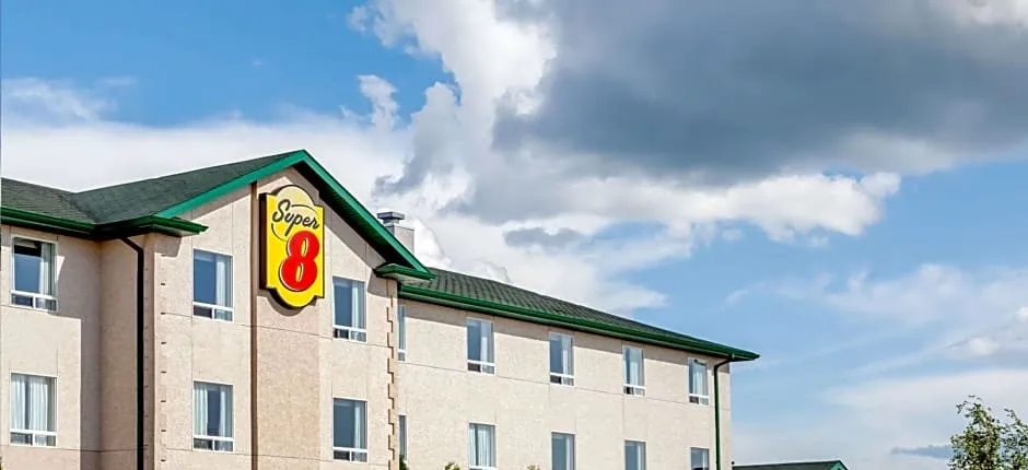 Super 8 by Wyndham Prince Albert