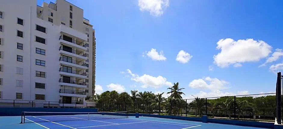 Newpoint Miami Beach Apartments