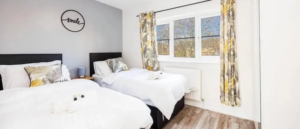 Remarkable 2- Bed House in Barking Essex