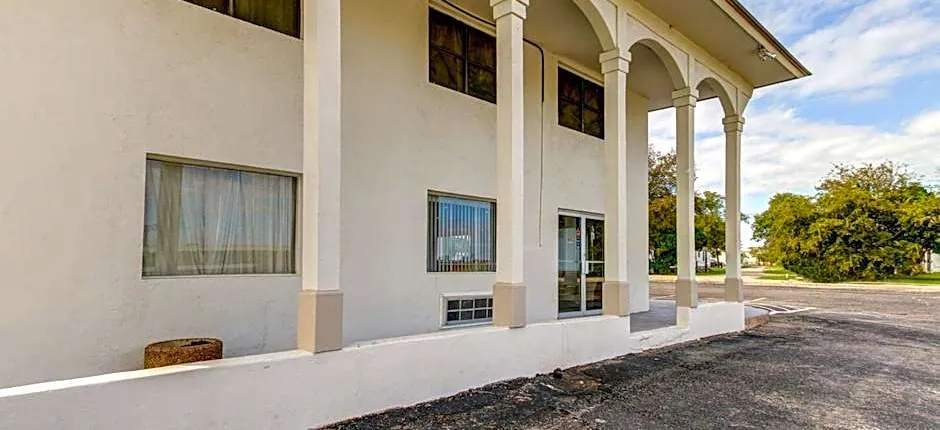 Motel 6 Waco - Lacy Lakeview