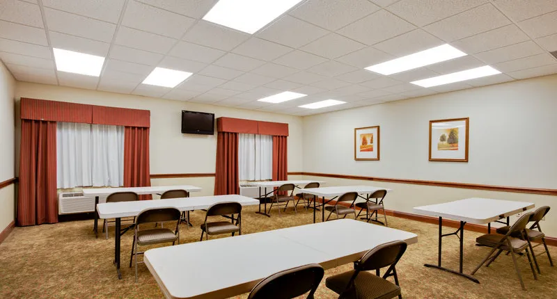 Country Inn & Suites By Carlson, Tallahassee I-10 East, FL