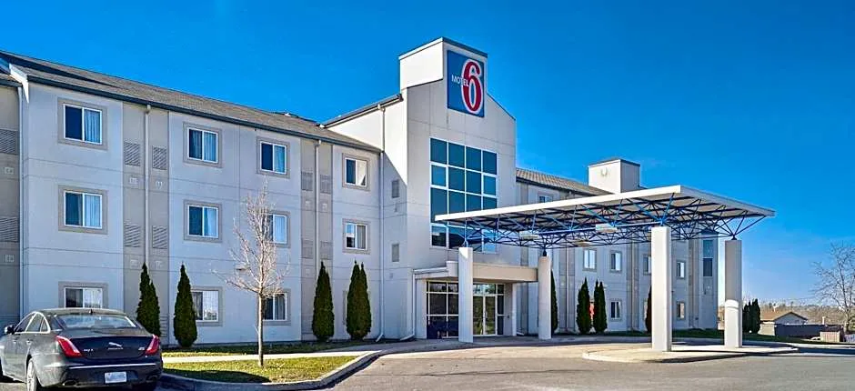 Motel 6 Peterborough