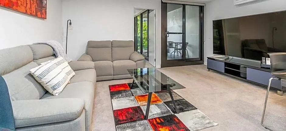 Stylish 1BR Apt in a Prime Central Location