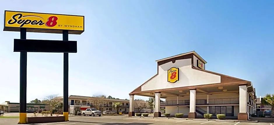 Super 8 by Wyndham Gulfport Near Biloxi