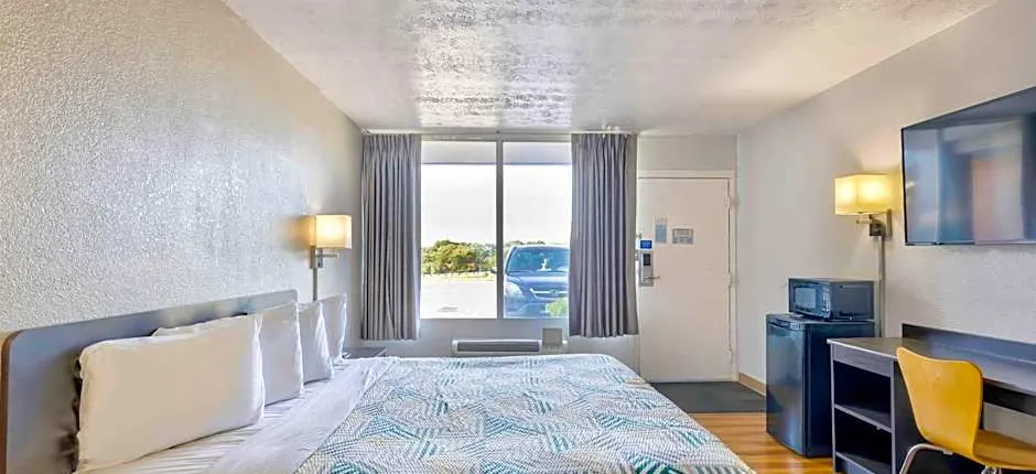 Studio 6 Mount Jackson VA Shenandoah