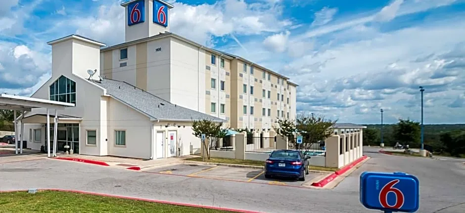 Motel 6-Marble Falls, TX