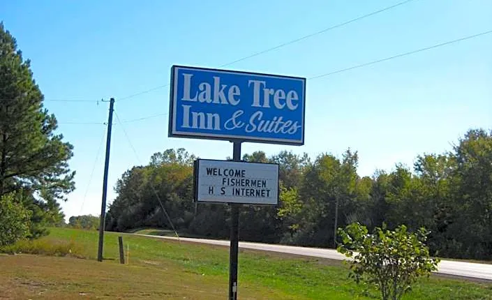 Lake Tree Inn & Suites