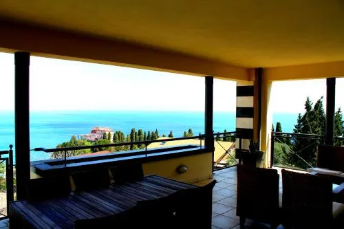 Taormina Coral Apartment - Taormina Holidays