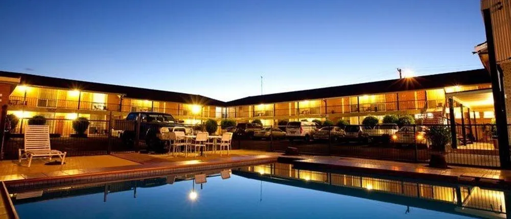 Golden West Motor Inn
