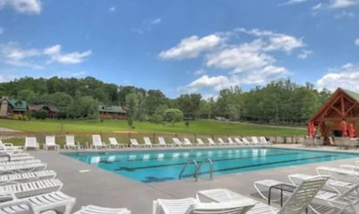 Hunter Jacks 2 Br cabin by RedAwning